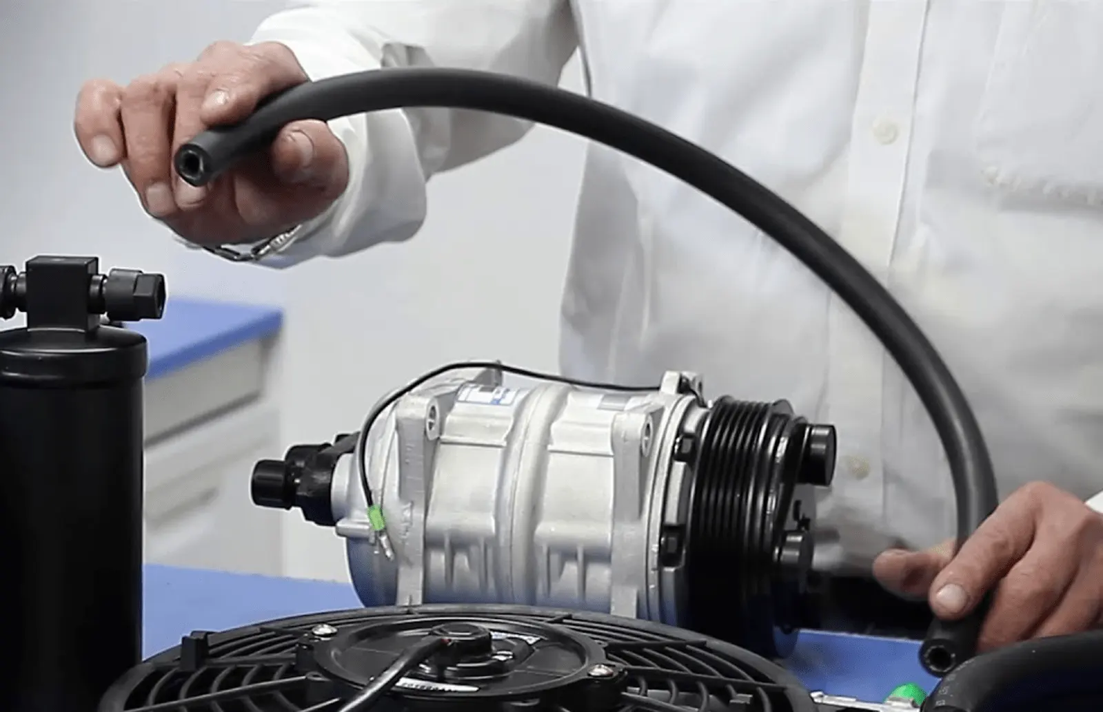 Instalación de aire acondicionado automotriz