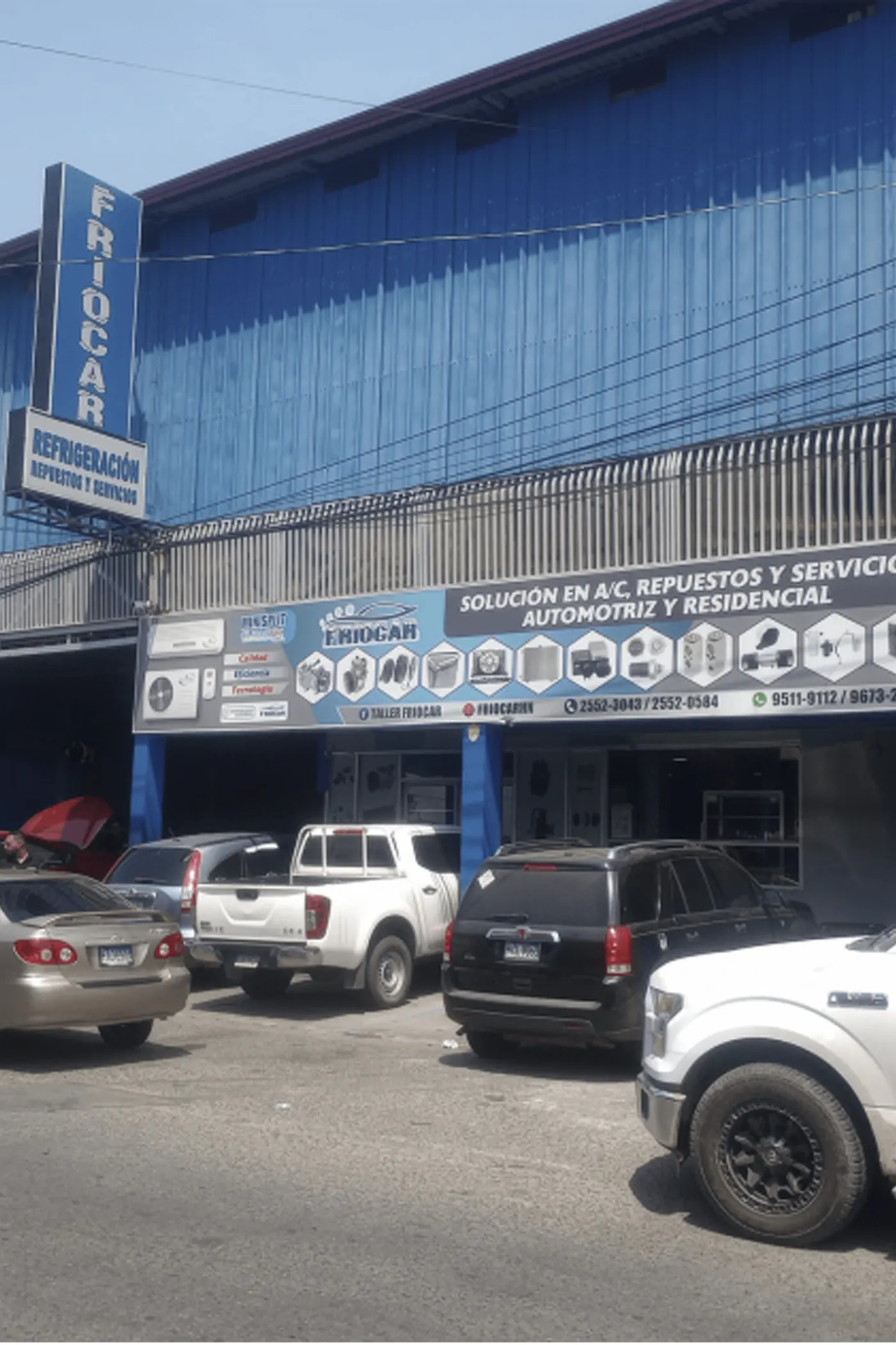 Instalaciones y equipo profesional de Friocar HN en Honduras